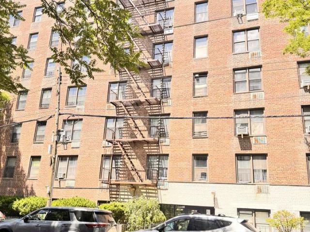 Apartment for rent in Arverne, New York