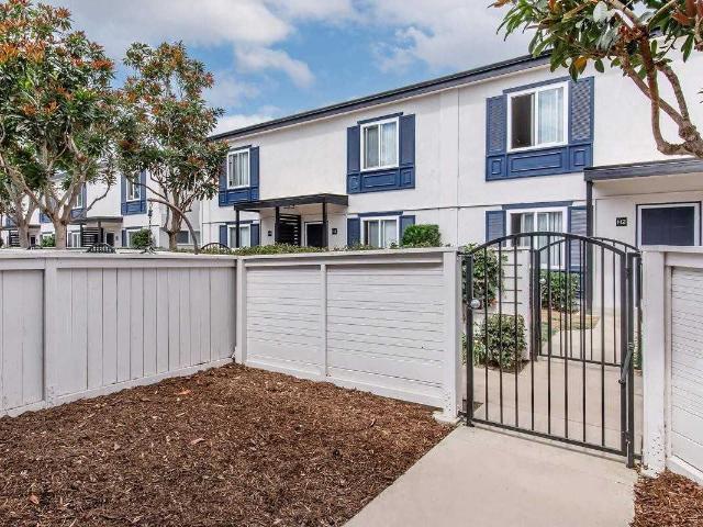 Apartment for rent in Superior Heights, Newport Beach