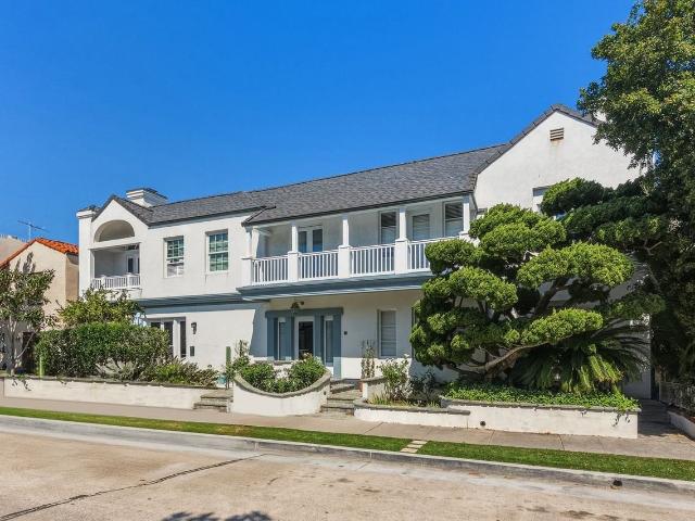 Apartment for rent in Corona Del Mar, California