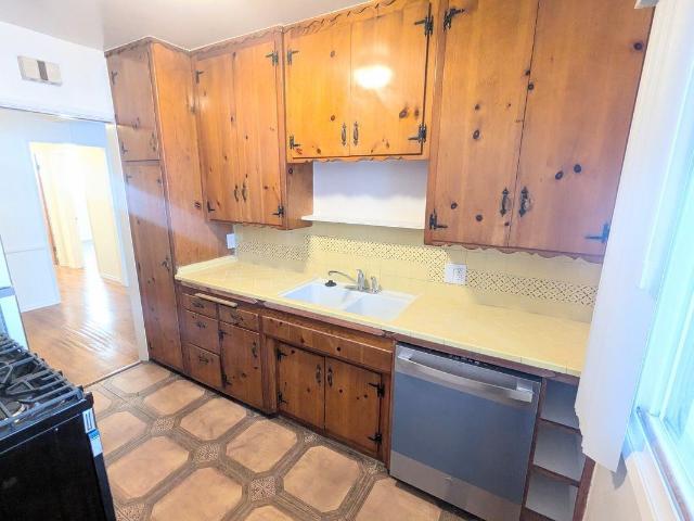 Apartment for rent in Canoga Park, California