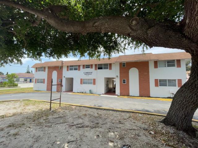 Apartment for rent in Golden Glades, Miami-Dade County