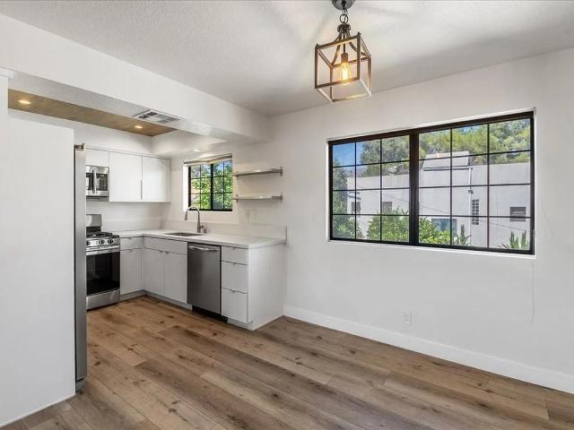 Apartment for rent in Burbank, California