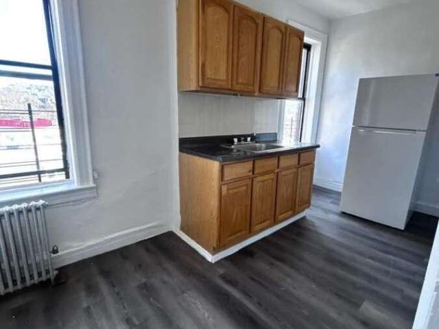Apartment for rent in Glenwood, New York