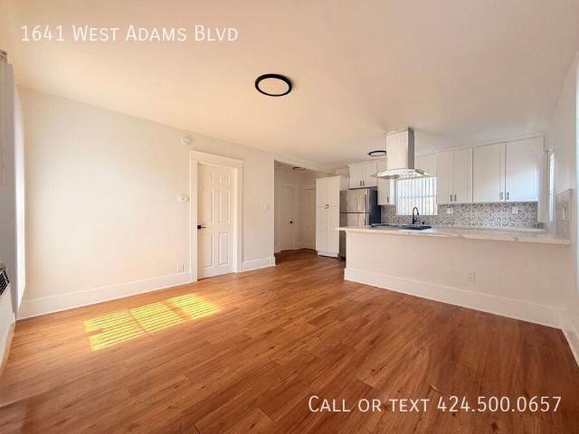 Apartment for rent in Canoga Park, California