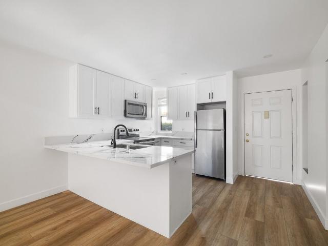Apartment for rent in Canoga Park, California