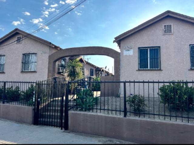 Apartment for rent in Canoga Park, California