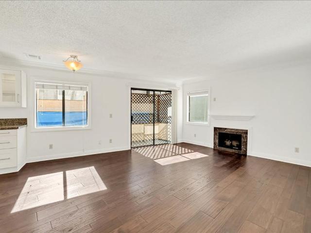 Apartment for rent in Canoga Park, California