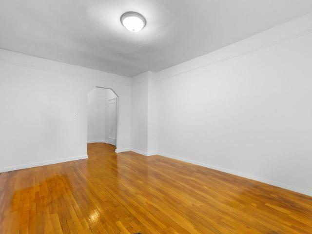 Apartment for rent in Arverne, New York