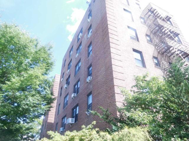 Apartment for rent in Arverne, New York