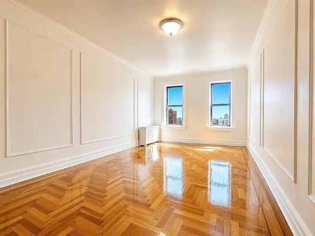 Apartment for rent in The Bronx, Arverne