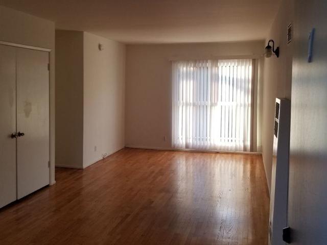 Apartment for rent in Canoga Park, California