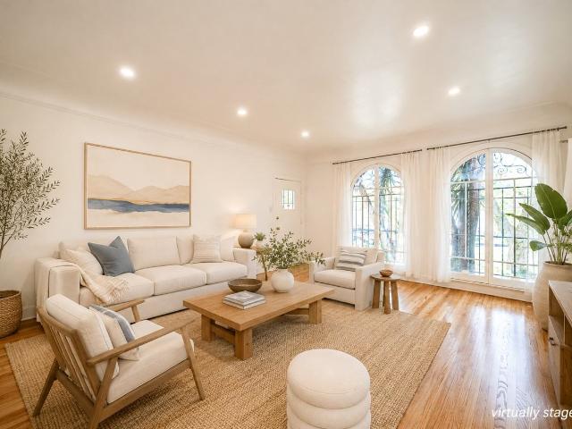 Apartment for rent in Canoga Park, California