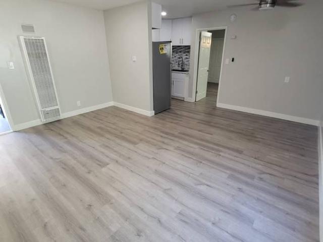 Apartment for rent in Canoga Park, California