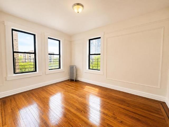 Apartment for rent in The Bronx, Arverne