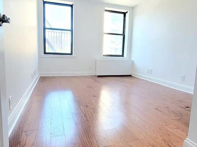 Apartment for rent in Arverne, New York