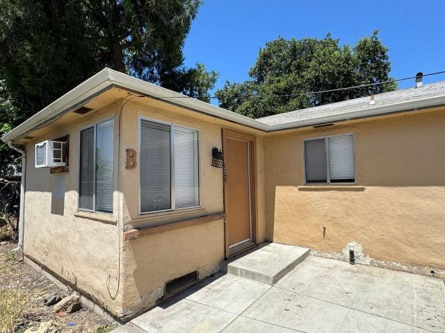 Apartment for rent in California