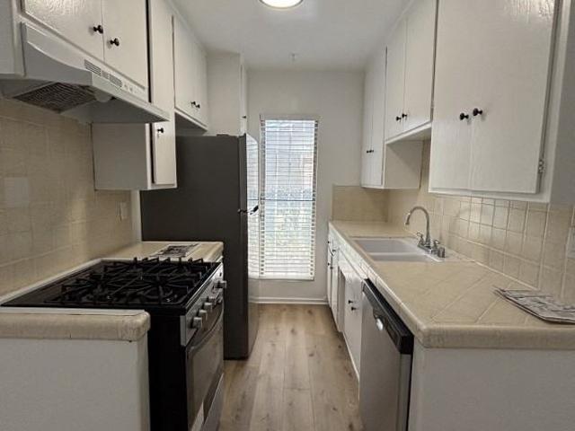 Apartment for rent in Canoga Park, California
