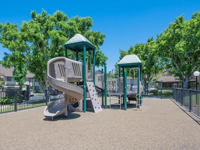Apartment for rent in Foothill Ranch, California