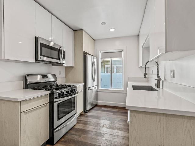 Apartment for rent in Canoga Park, California