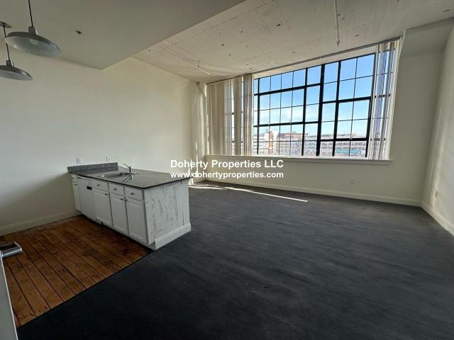 Apartment for rent in Lowell, Massachusetts