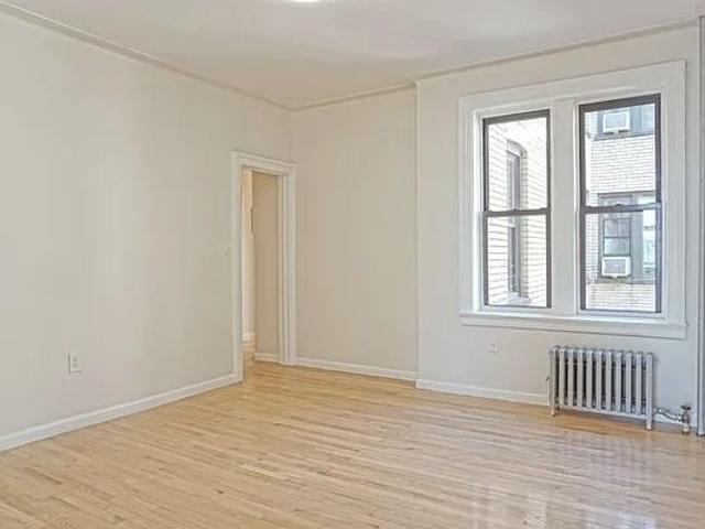 Apartment for rent in Arverne, New York
