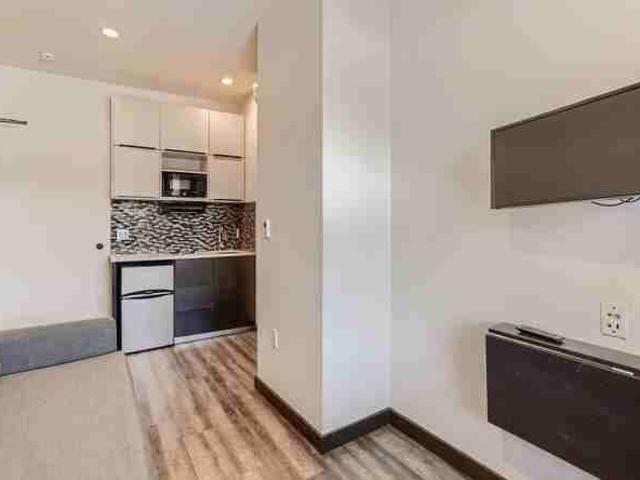 Apartment for rent in Canoga Park, California