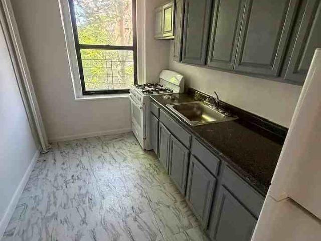 Apartment for rent in The Bronx, Arverne
