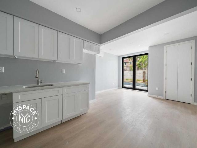 Apartment for rent in Arverne, New York