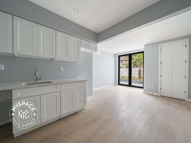 Apartment for rent in Arverne, New York