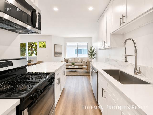 Apartment for rent in Canoga Park, California