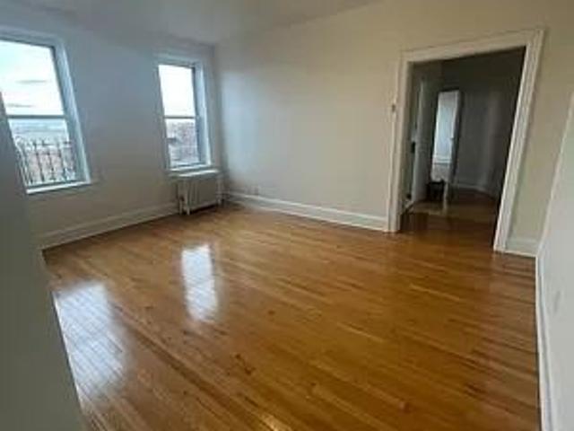 Apartment for rent in Arverne, New York