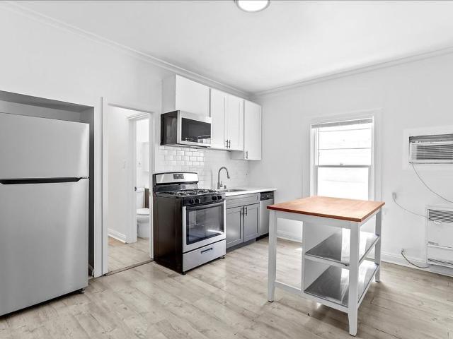 Apartment for rent in Canoga Park, California