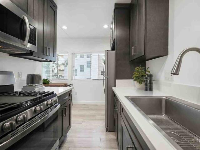Apartment for rent in Canoga Park, California