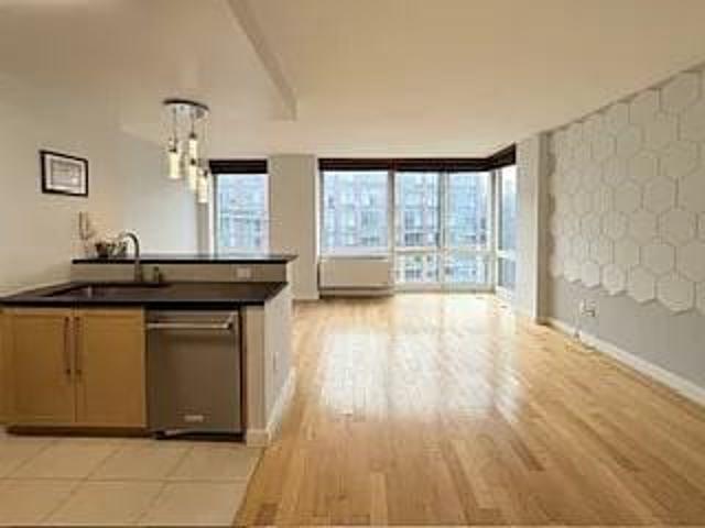 Apartment for rent in Arverne, New York