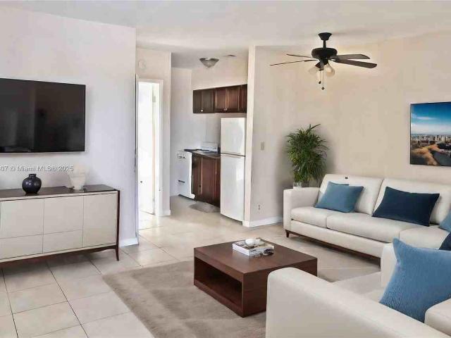 Apartment for rent in Hallandale