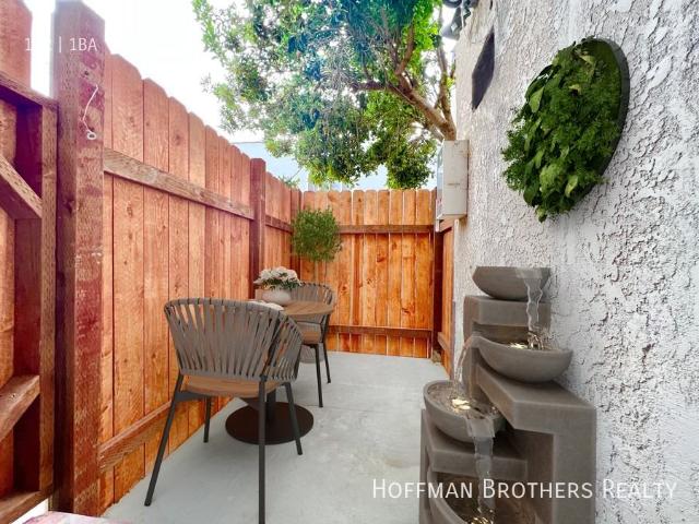 Apartment for rent in Canoga Park, California