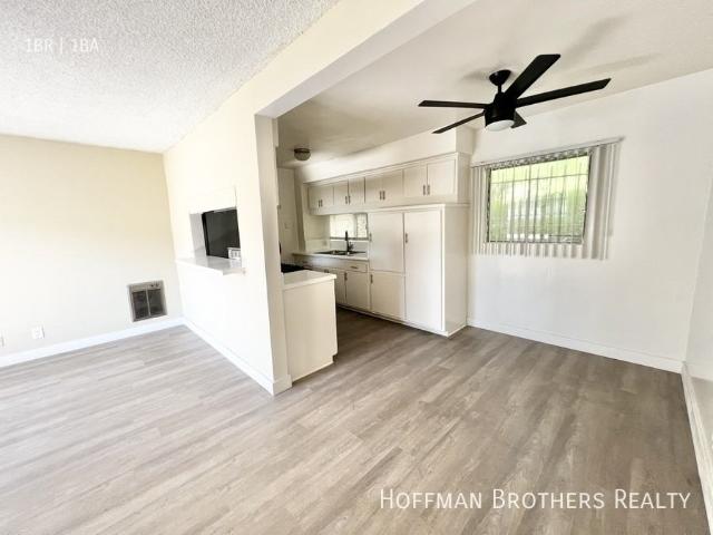 Apartment for rent in Canoga Park, California