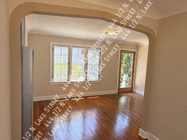 Apartment for rent in Canoga Park, California