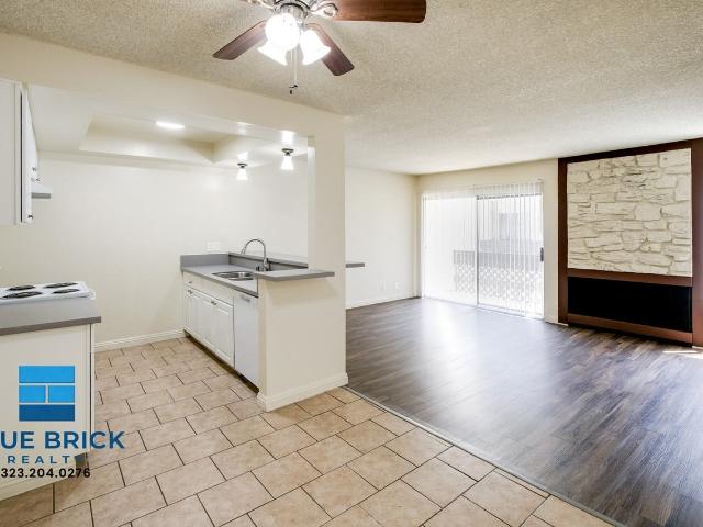 Apartment for rent in Canoga Park, California