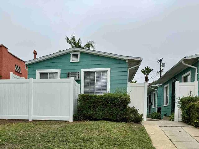 Apartment for rent in Canoga Park, California