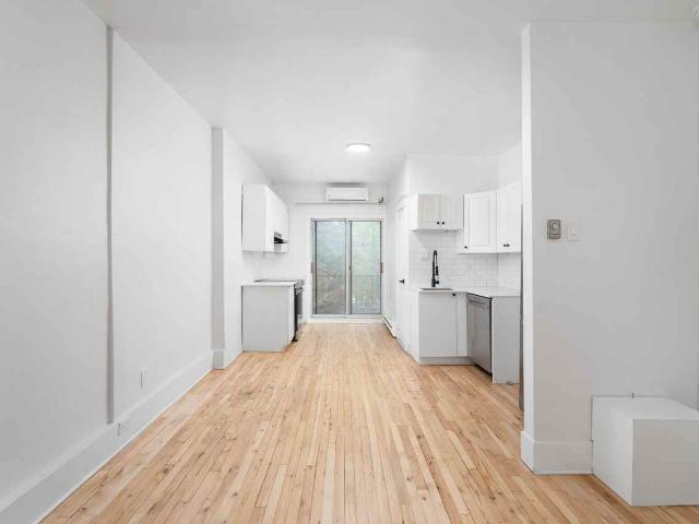 Apartment for rent in Le Plateau-mont-royal, St. Leonard's