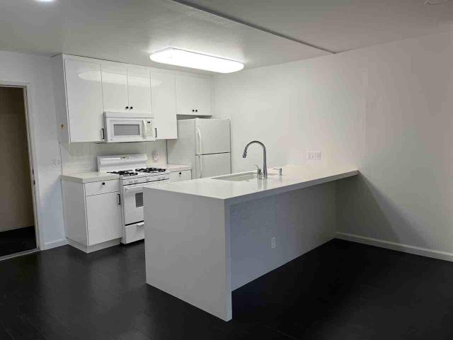 Apartment for rent in Canoga Park, California