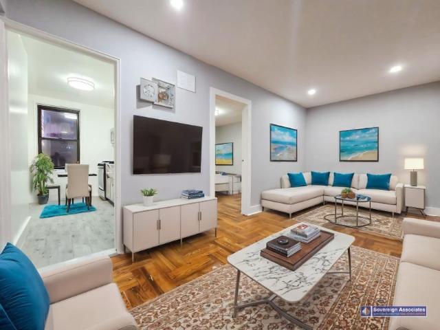 Apartment for rent in Glenwood, New York
