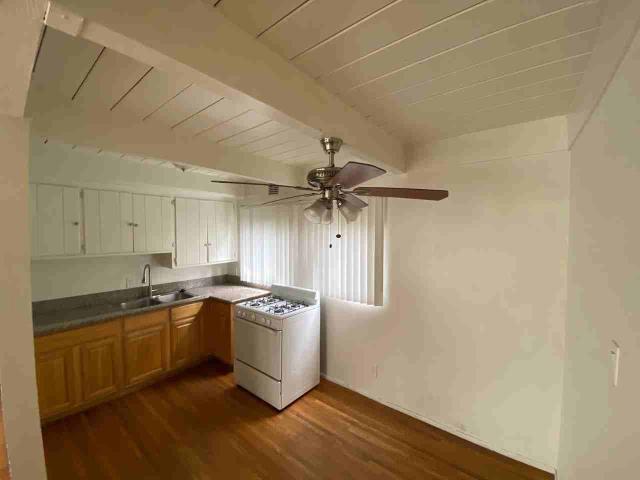 Apartment for rent in Canoga Park, California