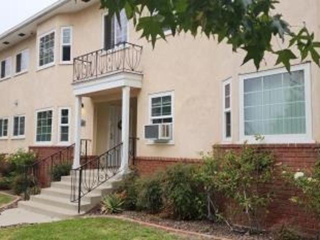 Apartment for rent in Canoga Park, California