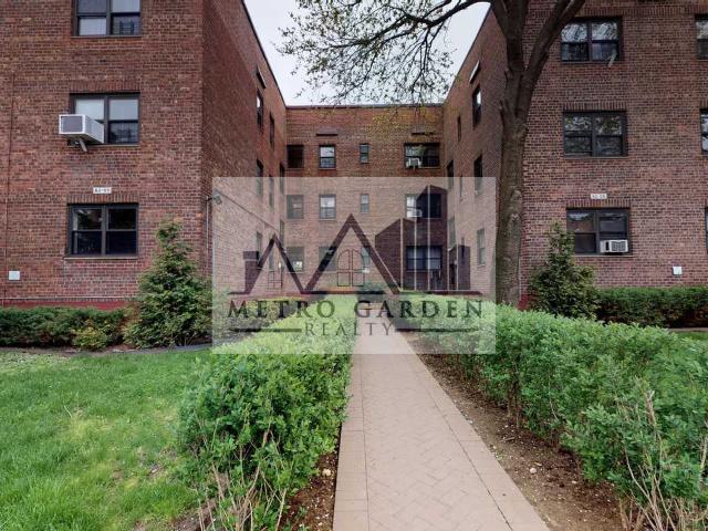 Apartment for rent in Arverne, New York