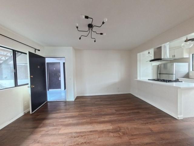 Apartment for rent in Canoga Park, California