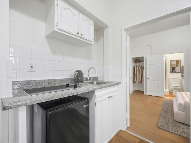 Apartment for rent in Canoga Park, California