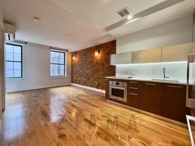 Apartment for rent in Arverne, New York