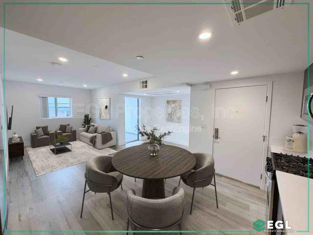 Apartment for rent in Canoga Park, California